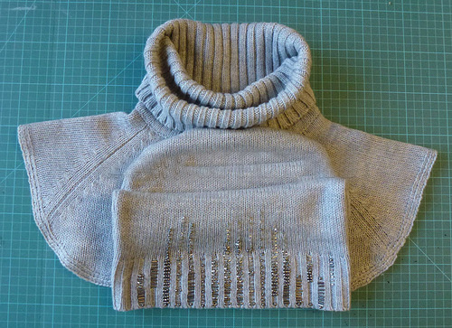 Сшить женскую шапку из старого свитера